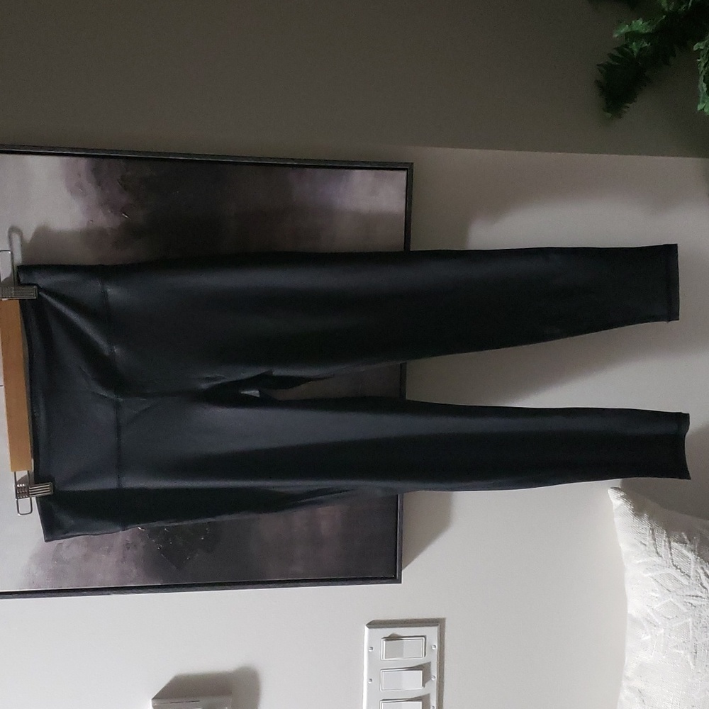 Black pebble leggings nwot